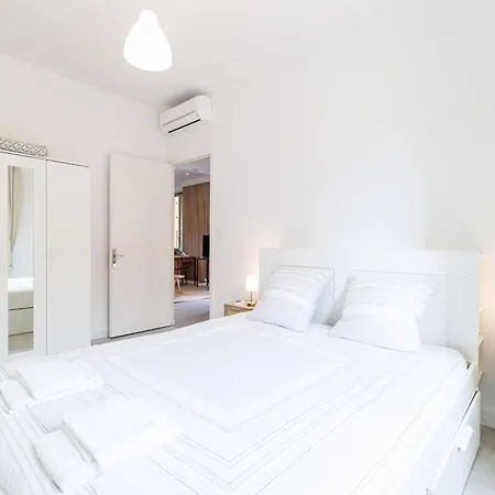 Апартаменты Superb 2 Bedroom With Terrasse 150m From Monaco *