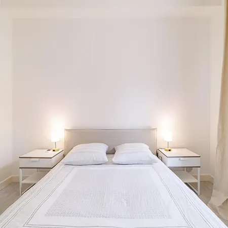 Superb 2 Bedroom With Terrasse 150m From Monaco Апартаменты *
